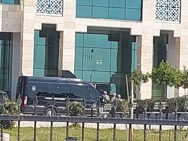 Kepez Kaymakamlığı Binasında Silah Sesleri Duyuldu! Çok Sayıda Ekip Bölgede